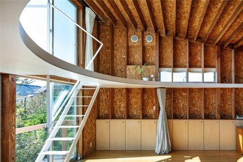 Ngôi nhà có gác lửng hình elip đẹp, độc, lạ