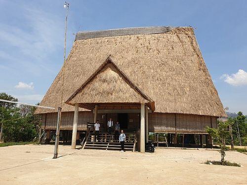Chiêm ngưỡng nhà rông lớn nhất Tây Nguyên