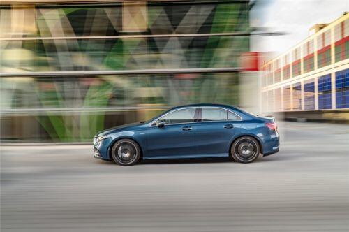 Khám phá Mercedes-AMG A 35 4Matic giá hơn 2 tỷ đồng