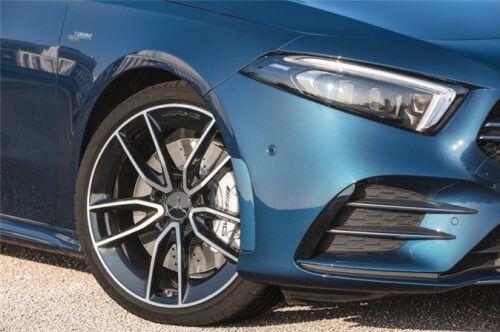 Khám phá Mercedes-AMG A 35 4Matic giá hơn 2 tỷ đồng