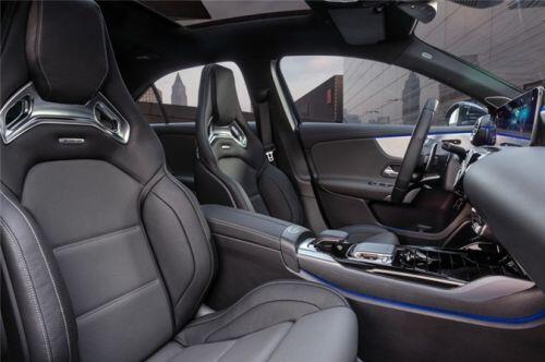 Khám phá Mercedes-AMG A 35 4Matic giá hơn 2 tỷ đồng