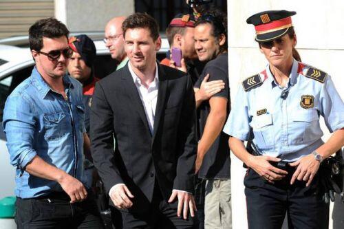 Messi kiếm được bao nhiêu tiền từ bản quyền hình ảnh?