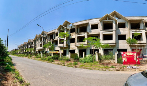 Cảnh nhếch nhác trong khu đô thị 350 tỷ đồng ở Hà Tĩnh bị thanh tra toàn diện