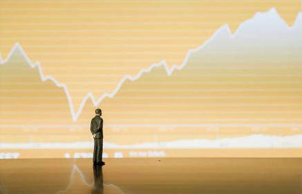 DGW, VGG và DBC: Nên mua hay bán?