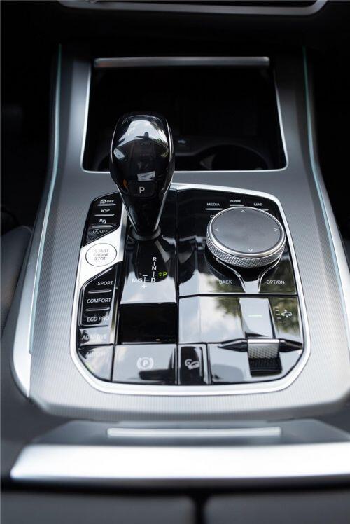 BMW X5 2020 có ưu điểm gì để cạnh tranh với Audi Q7?