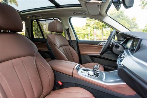 BMW X5 2020 có ưu điểm gì để cạnh tranh với Audi Q7?