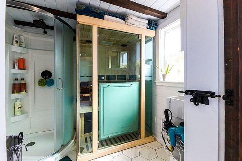 Ngôi nhà trên xe di động giá 80.000 USD, tích hợp phòng tắm hơi
