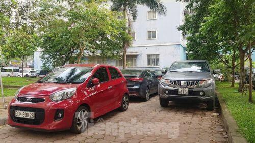 Cận cảnh khu đất công làm bãi xe 'biến hình' thành cao ốc ở Hà Nội