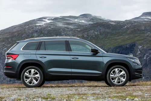 Top 10 xe 7 chỗ tốt nhất dành cho gia đình: Gọi tên Kia Sorento, Peugeot 5008