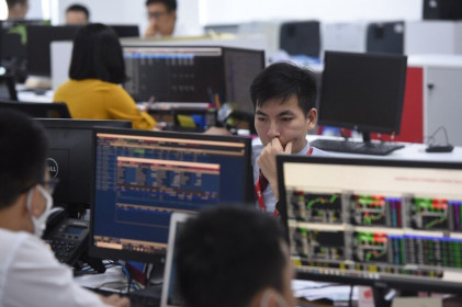 Giao dịch chứng khoán sáng 25/5: Dòng tiền tự tin, VN-Index tiếp mạch tăng