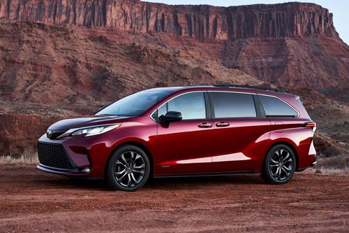 Khám phá xe minivan mới của Toyota, giá chưa công bố