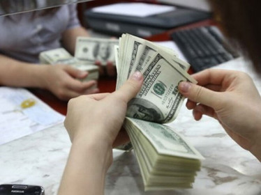 Giá USD ngày 27.5.2020: ngân hàng trong nước tăng ngược chiều thế giới