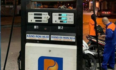 Cây xăng bị phát hiện 'găm' hàng, chờ tăng giá