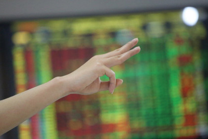 Thương vụ mua - bán lớn dần sôi động trên sàn