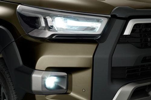 Ảnh chi tiết Toyota Hilux vừa ra mắt