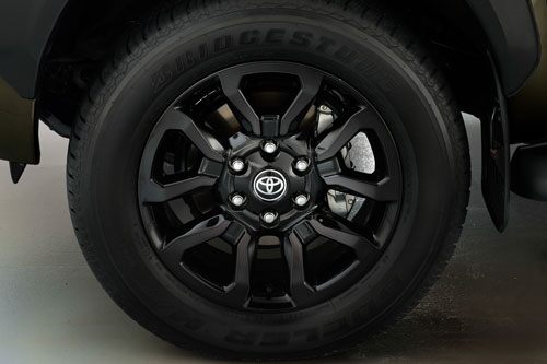 Ảnh chi tiết Toyota Hilux vừa ra mắt
