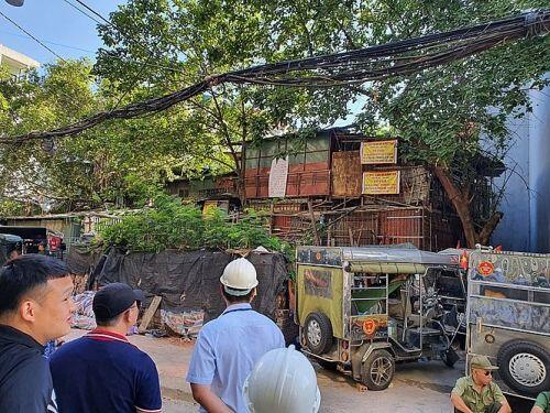 Cưỡng chế thu hồi khu đất bị chiếm dụng gần 10 năm ở hồ Ba Mẫu
