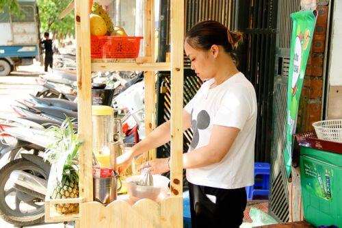 Kiếm bạc triệu mỗi ngày nhờ mía đá vỉa hè