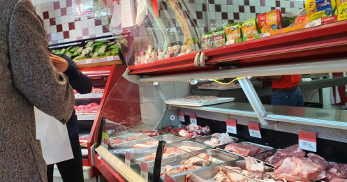 Nhập cả triệu con lợn sống, giá thịt lợn siêu thị vẫn tăng mạnh