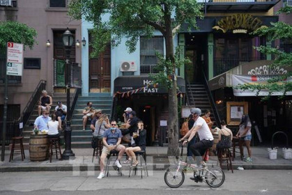 Chuyên gia y tế Mỹ khuyến cáo ngừng mở cửa trở lại nền kinh tế