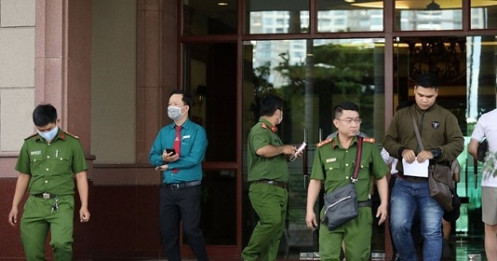 Công an thu giữ nhiều tài liệu quan trọng khi khám xét nhà ông Trần Vĩnh Tuyến