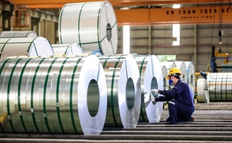 Tôn Hoa Sen tiếp tục lãi lớn, vượt kế hoạch cả năm
