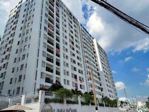 Chủ đầu tư “giam” sổ hồng 5 năm, chung cư Sài Gòn nhuộm đỏ băng rôn