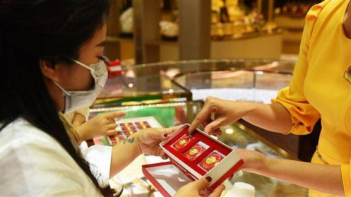 Giá vàng ngày 17/7: Giảm 100.000 đồng mỗi lượng vàng