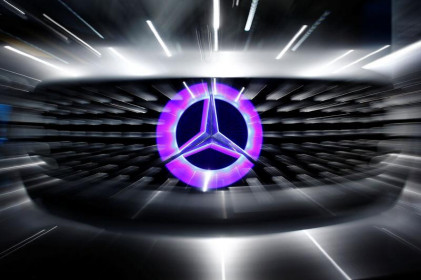 Chứng khoán châu Âu biến động trước cuộc họp thượng đỉnh EU, Daimler tăng mạnh