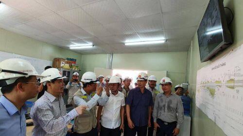 Bộ trưởng Nguyễn Văn Thể: Sớm thông nền đường cao tốc Cam Lộ - La Sơn