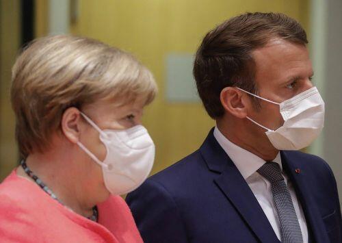 Sau cùi chỏ, khẩu trang và quà sinh nhật, EU vẫn bế tắc