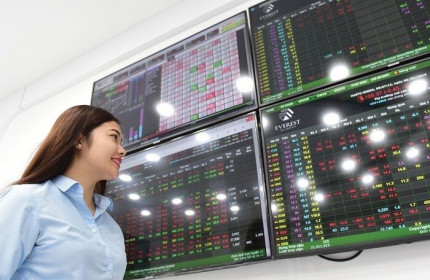Thị trường phục hồi, thanh khoản tăng mạnh, công ty chứng khoán kiếm bộn tiền giữa đại dịch