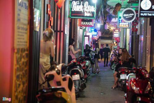 Phố Nhật đìu hiu chưa từng thấy