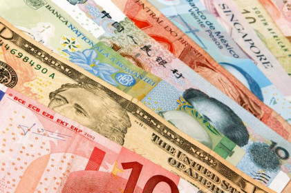 USD chạm mức thấp nhất 22 tháng khi thị trường lo ngại về đà phục hồi kinh tế