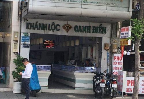 Vàng lên 56 triệu đồng/lượng, thị trường nơi nhộn nhịp nơi trầm lắng