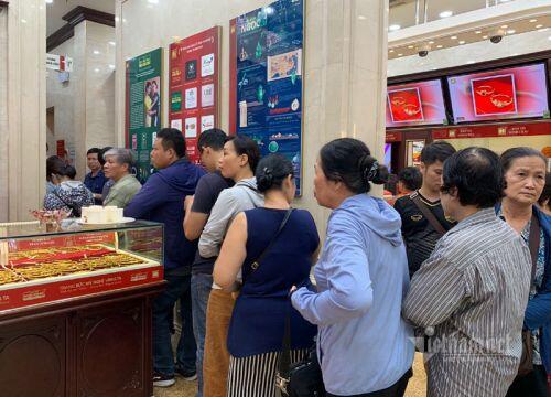 Giá vàng hôm nay 25/7: Được đà lên đỉnh, dấu hiệu làm giá