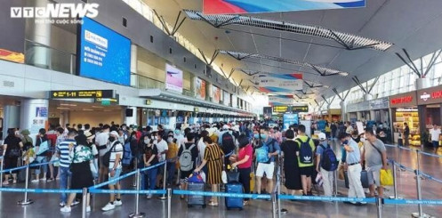 Covid-19 ở Đà Nẵng: Hôm nay tăng tối đa chuyến bay giải toả hành khách ở Đà Nẵng
