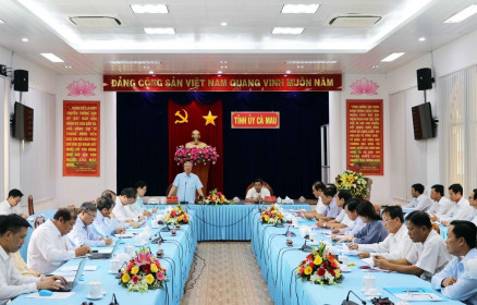 Thường trực Ban Bí thư Trần Quốc Vượng làm việc với Tỉnh ủy Cà Mau
