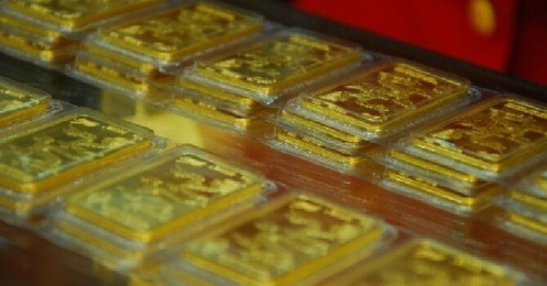Giá vàng SJC tiếp tục lao dốc