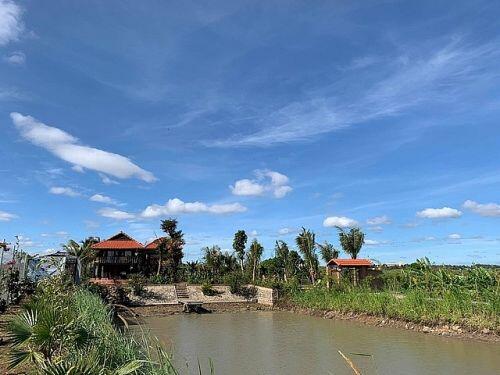 Mua lại nhà sàn cũ, gia đình ở Tây Nguyên làm nhà vườn 3.000m2 tuyệt đẹp