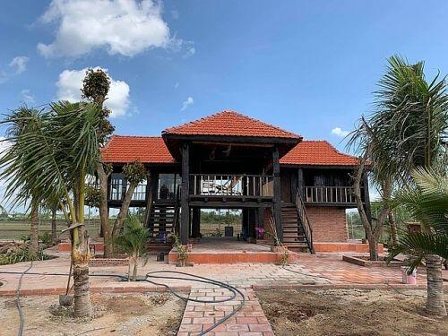 Mua lại nhà sàn cũ, gia đình ở Tây Nguyên làm nhà vườn 3.000m2 tuyệt đẹp