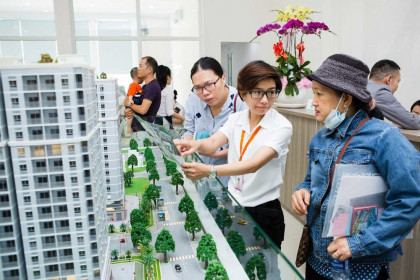 Doanh nghiệp bất động sản tính chuyện đường dài sau 'cú bồi' COVID-19