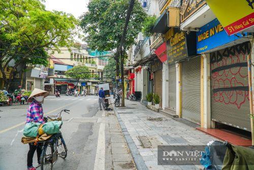 Hàng loạt nhà hàng "cửa đóng then cài" vì Covid-19