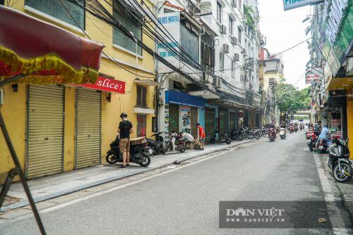 Hàng loạt nhà hàng "cửa đóng then cài" vì Covid-19