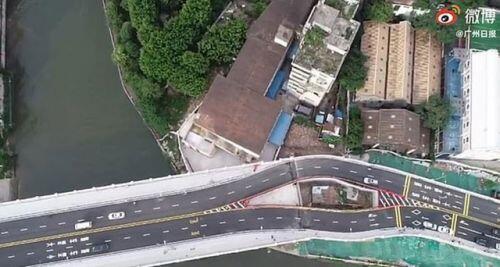 Những ngôi nhà “cứng đầu” một mình một kiểu, có tiền cũng khó phá
