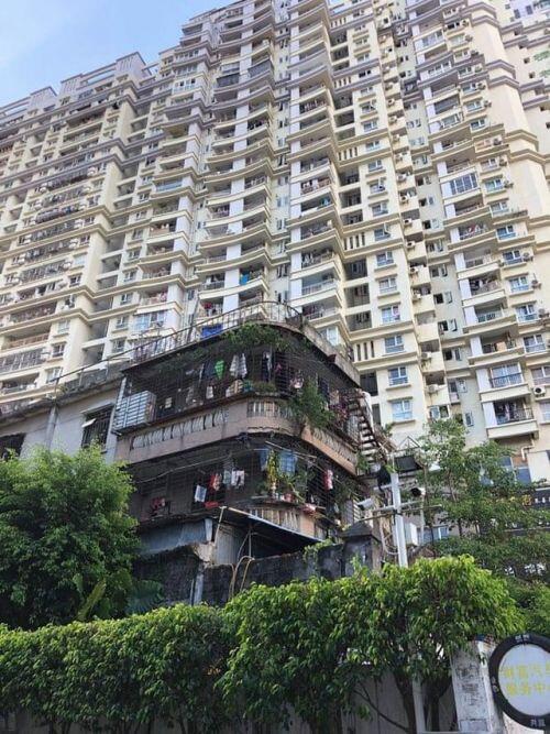 Những ngôi nhà “cứng đầu” một mình một kiểu, có tiền cũng khó phá