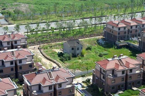 Những ngôi nhà “cứng đầu” một mình một kiểu, có tiền cũng khó phá