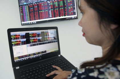 Giao dịch chứng khoán sáng 14/8: VN-Index hướng tới vùng 860 điểm