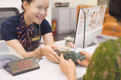 Ép tín dụng phải tăng