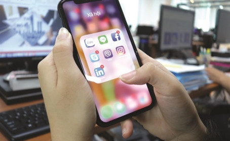Quyết đánh thuế Facebook!